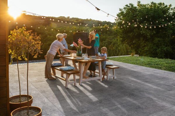 Whole,Family,Participates,In,The,Organization,Of,Dinner.,Three,Female Smartton SE XXS Matterhorn